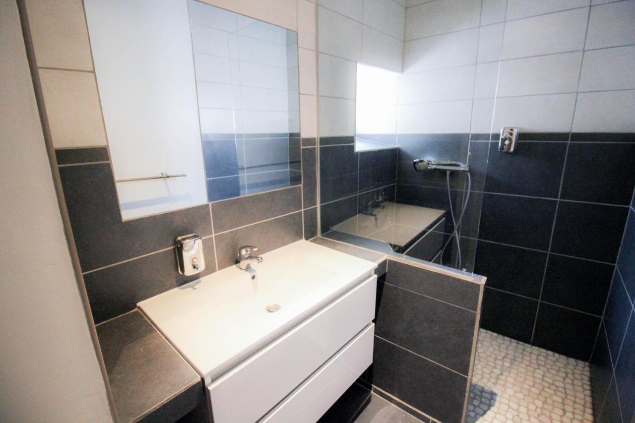 Appartement Calme Et Spacieux, Cite Et Ville A Pied, Wifi, 2 Chambres, 3 Lits Carcassonne Exteriör bild